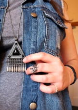 Срібний кулон (69 фото): моделі з смарагдом і з аметистом для жінок, у вигляді дракона або лисиці і оберіг з сапфіром