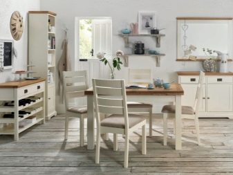 стільці для кухні (37 фото): вибір кухонних стільців зі спинкою, з підлокітниками і велюровими сидіннями, кращі моделі з оксамитовою оббивкою і сучасні стьобані стільці