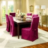 стільці для кухні (37 фото): вибір кухонних стільців зі спинкою, з підлокітниками і велюровими сидіннями, кращі моделі з оксамитовою оббивкою і сучасні стьобані стільці