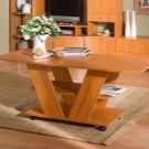 Стіл-трансформер для вітальні (62 фото): розкладні обідні круглі столи і розсувні столи-тумби, складні столи-консолі і інші моделі в зал