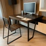 Стіл-трансформер для вітальні (62 фото): розкладні обідні круглі столи і розсувні столи-тумби, складні столи-консолі і інші моделі в зал