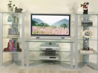 Стінки під телевізор у вітальню (62 фото): вибираємо стінки під ТВ в сучасному і іншому стилі. Моделі з гіпсокартону під великий телевізор в залі й інші варіанти