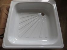 Сталеві душові піддони: емальовані піддони 800х800 мм, 70х70, 90х90 і 90х100 см, глибокі квадратні піддони із сталі і інші