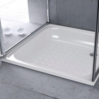 Сталеві душові піддони: емальовані піддони 800х800 мм, 70х70, 90х90 і 90х100 см, глибокі квадратні піддони із сталі і інші