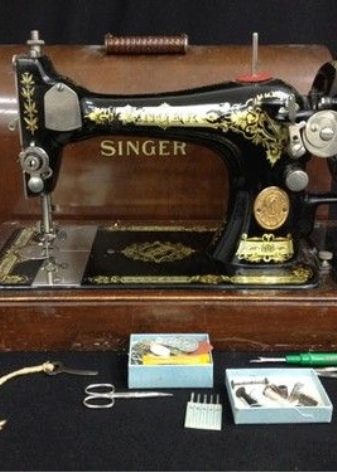 Старовинні швейні машини Singer (22 фото): що цінного в старовинних машинах від Зінгера? Як налаштувати раритет? Огляд антикварних моделей