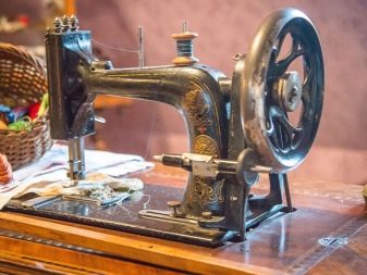 Старовинні швейні машини Singer (22 фото): що цінного в старовинних машинах від Зінгера? Як налаштувати раритет? Огляд антикварних моделей