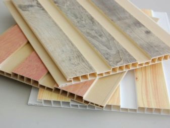 Стеля у ванній з пластикових панелей (78 фото): варіанти стельових панелей з ПВХ, ідеї оформлення панельного стелі у ванній кімнаті