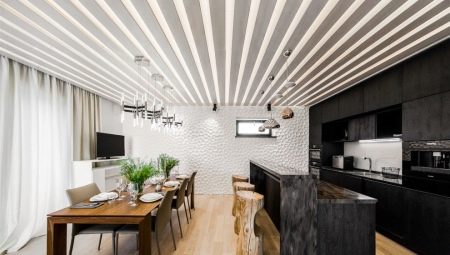 Стеля з панелей на кухні (63 фото): панельні стельові конструкції з ПВХ, МДФ, пластикові та інші, варіанти дизайну