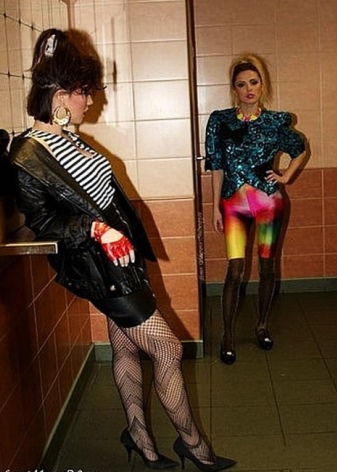 Стиль 90-х років в одязі (61 фото): жіноча мода 90-х, образи жінки для вечірки в стилі епохи