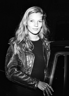 Стиль 90-х років в одязі (61 фото): жіноча мода 90-х, образи жінки для вечірки в стилі епохи