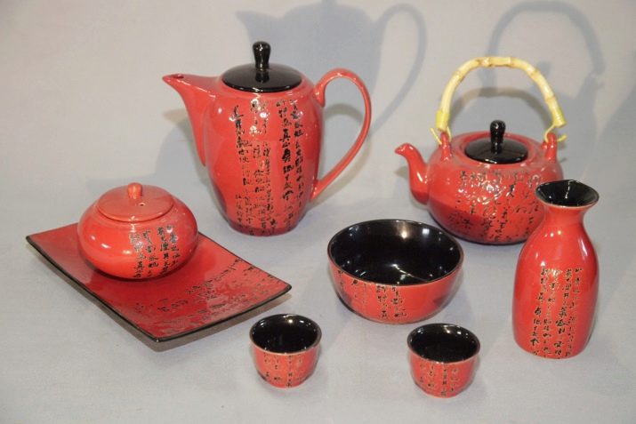 Стилі посуду: посуд в стилі лофт і кантрі, у скандинавському і модерн, російською та японською стилях. Інші варіанти