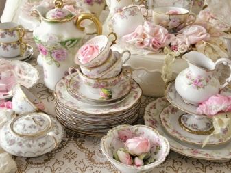 Стилі посуду: посуд в стилі лофт і кантрі, у скандинавському і модерн, російською та японською стилях. Інші варіанти