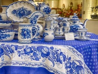 Стилі посуду: посуд в стилі лофт і кантрі, у скандинавському і модерн, російською та японською стилях. Інші варіанти