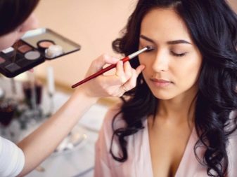 Стиліст (12 фото): опис роботи. Як стати чоловічим майстром без досвіду? Школи для навчання професії. Скільки заробляє fashion-стиліст на зйомках?