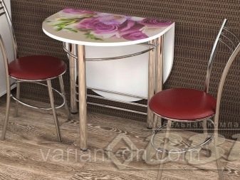 Столи з фотодруком на кухню (58 фото): скляні кухонні столи і розсувні овальні моделі з малюнком в інтер’єрі