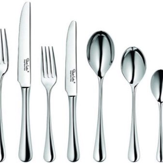 Столові прилади (43 фото): хороші елітні набори, гарні іменні варіанти з дерев’яними ручками, незвичайні золоті набори на 6 персон