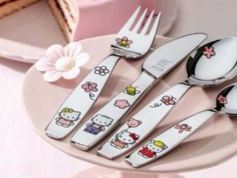 Столові прилади (43 фото): хороші елітні набори, гарні іменні варіанти з дерев’яними ручками, незвичайні золоті набори на 6 персон