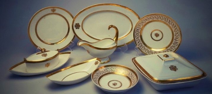 Столовий сервіз (33 фото): обідній, чайний сервіз та інші види. Елітна красива біла посуд з порцеляни і набори для посудомийної машини