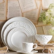 Столовий сервіз (33 фото): обідній, чайний сервіз та інші види. Елітна красива біла посуд з порцеляни і набори для посудомийної машини