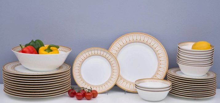Столовий сервіз (33 фото): обідній, чайний сервіз та інші види. Елітна красива біла посуд з порцеляни і набори для посудомийної машини