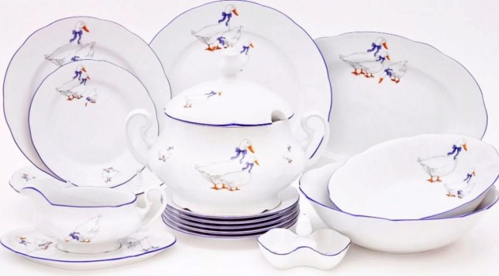 Столовий сервіз на 12 персон: огляд обідніх наборів посуду виробництва Чехії, Німеччини та інших. Особливості чайних наборів з фарфору