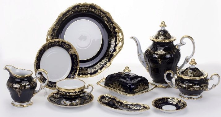 Столовий сервіз на 12 персон: огляд обідніх наборів посуду виробництва Чехії, Німеччини та інших. Особливості чайних наборів з фарфору