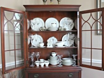 Столовий сервіз на 12 персон: огляд обідніх наборів посуду виробництва Чехії, Німеччини та інших. Особливості чайних наборів з фарфору