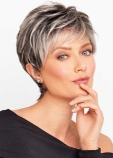 Стрижка «аврора» на коротке волосся (36 фото): особливості жіночої зачіски. Йде вона дівчат з кучерявими волоссям?