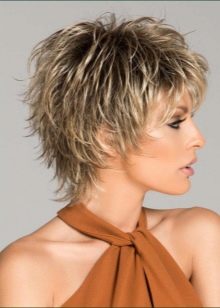 Стрижка «аврора» на коротке волосся (36 фото): особливості жіночої зачіски. Йде вона дівчат з кучерявими волоссям?