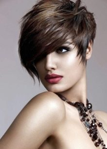 Стрижка «аврора» на коротке волосся (36 фото): особливості жіночої зачіски. Йде вона дівчат з кучерявими волоссям?