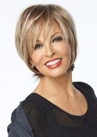 Стрижка «аврора» на коротке волосся (36 фото): особливості жіночої зачіски. Йде вона дівчат з кучерявими волоссям?