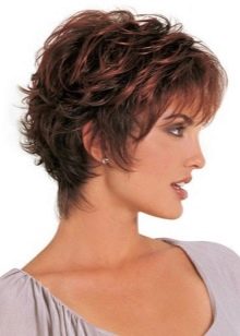 Стрижка «аврора» на коротке волосся (36 фото): особливості жіночої зачіски. Йде вона дівчат з кучерявими волоссям?