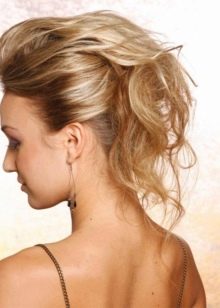 Стрижка “аврора” на середні волосся (45 фото): особливості жіночої зачіски, варіанти для кучерявих і прямих волосся середньої довжини