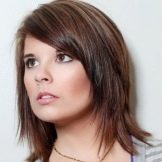 Стрижка дебют на середні волосся (36 фото): особливості техніки, укладання жіночої зачіски. Як зробити стрижку, надає обсяг?