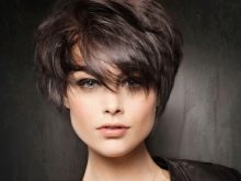Стрижка дебют з чубчиком на середні і короткі волосся (28 фото): особливості створення зачісок, тонкощі укладання