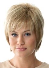 Стрижка дебют з чубчиком на середні і короткі волосся (28 фото): особливості створення зачісок, тонкощі укладання