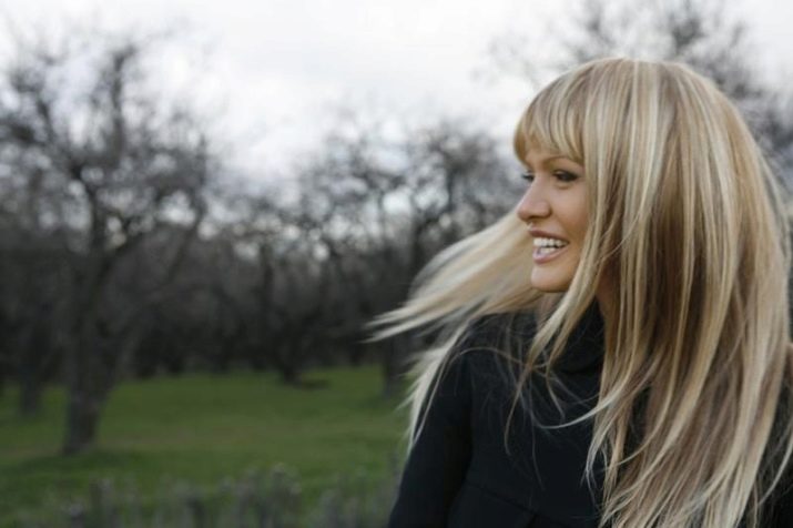 Стрижка драбинка на довге волосся (фото 52): жіноча зачіска на дуже довге волосся, драбинка по всій голові на прямі і хвилясті волосся, вид ззаду і спереду