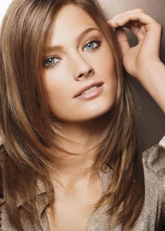 Стрижка драбинка на довге волосся (фото 52): жіноча зачіска на дуже довге волосся, драбинка по всій голові на прямі і хвилясті волосся, вид ззаду і спереду