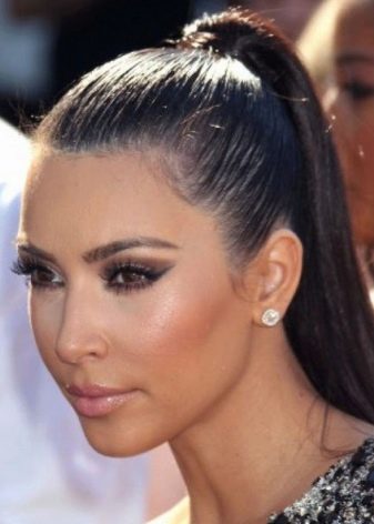 Стрижка драбинка на довге волосся (фото 52): жіноча зачіска на дуже довге волосся, драбинка по всій голові на прямі і хвилясті волосся, вид ззаду і спереду