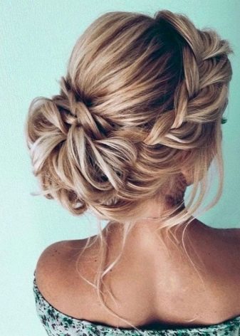 Стрижка драбинка на довге волосся (фото 52): жіноча зачіска на дуже довге волосся, драбинка по всій голові на прямі і хвилясті волосся, вид ззаду і спереду