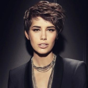 Стрижка гарсон (57 фото): жіночі зачіски на середні, довгі і короткі волосся, подовжені варіанти для жінок