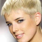 Стрижка гарсон (57 фото): жіночі зачіски на середні, довгі і короткі волосся, подовжені варіанти для жінок