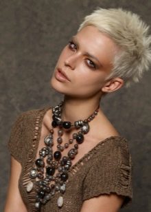 Стрижка гарсон (57 фото): жіночі зачіски на середні, довгі і короткі волосся, подовжені варіанти для жінок