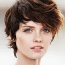 Стрижка гарсон (57 фото): жіночі зачіски на середні, довгі і короткі волосся, подовжені варіанти для жінок