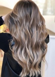 Стрижка «лисячий хвіст» (46 фото): особливості зачіски-лисички на короткі волосся. Як стригти на жіночих волосся до плечей?