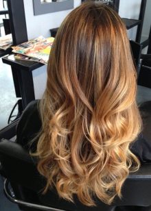 Стрижка «лисячий хвіст» (46 фото): особливості зачіски-лисички на короткі волосся. Як стригти на жіночих волосся до плечей?