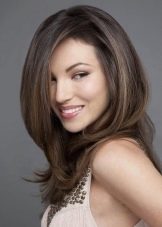 Стрижка нижче плечей (56 фото): прямі волосся з рівним зрізом, модне подовження ззаду і особливості вибору