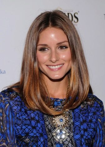 Стрижка нижче плечей (56 фото): прямі волосся з рівним зрізом, модне подовження ззаду і особливості вибору