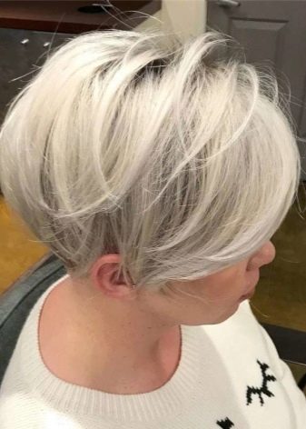 Стрижка «піксі» для круглого особи (42 фото): коротка зачіска «боб» на тонкі волосся, варіанти-2020 на середню довжину