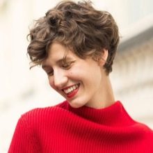 Стрижка «піксі» для круглого особи (42 фото): коротка зачіска «боб» на тонкі волосся, варіанти-2020 на середню довжину